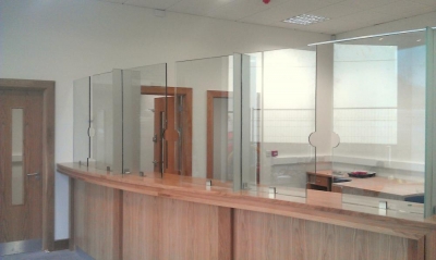 mamparas-proteccion-cristal-coronavirus